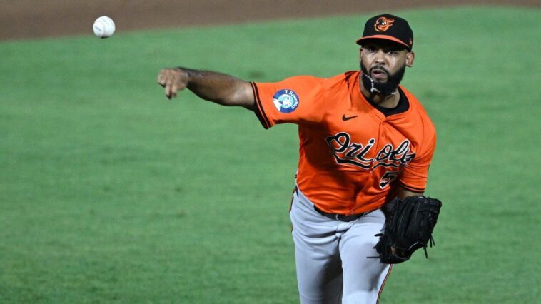 jays,-orioles-get-deal-done-during-doubleheader