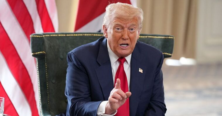 trump-finally-reveals-‘inappropriate’-behavior-that-got-epstein-banned-from-mar-a-lago