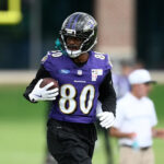 ravens’-isaiah-likely-carted-off-with-small-foot-fracture,-week-1-return-possible