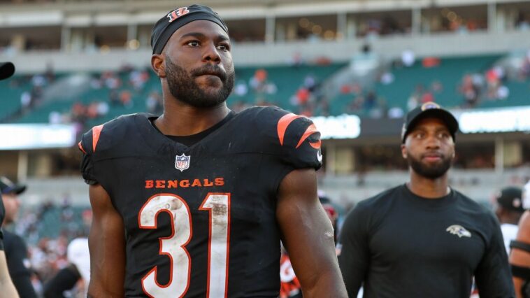 bengals-release-veteran-rb-moss-after-1-season