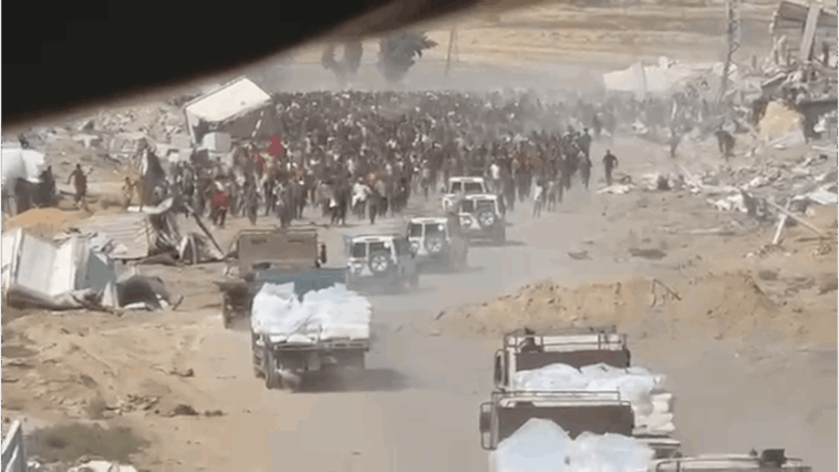 exclusive:-new-footage-shows-un-convoy-driving-into-mob-of-gazans,-casualties-reported