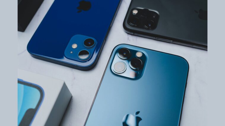 bizarre:-woman-found-dead-with-26-iphones-glued-to-her-body