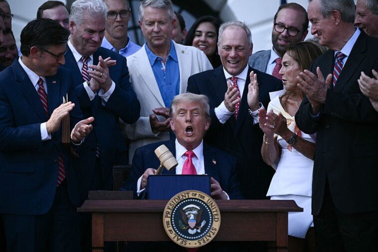 economists-say-trump’s-real-world-success-could-have-disastrous-theoretical-ramifications