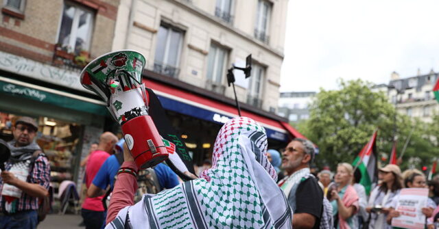 france-suspends-palestinian-refugee-programme-after-discovering-it-admitted-an-antisemite