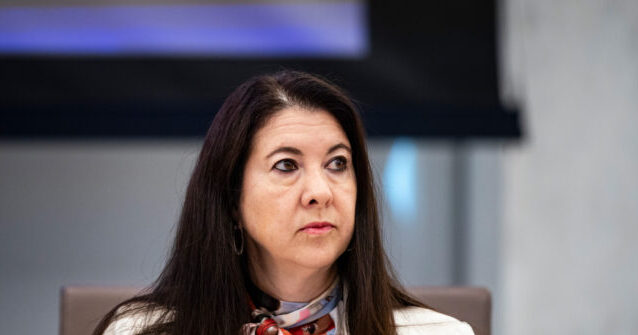 fed-cracks:-governor-adriana-kugler-resigns-from-fed
