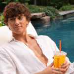 watch:-dunkin’-donuts-ad-mentioning-actor’s-‘genetics’-enrages-leftists