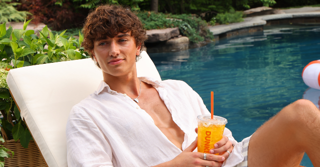 watch:-dunkin’-donuts-ad-mentioning-actor’s-‘genetics’-enrages-leftists