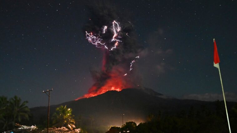stunning-photos-capture-moment-one-of-indonesia’s-most-active-volcanoes-erupts