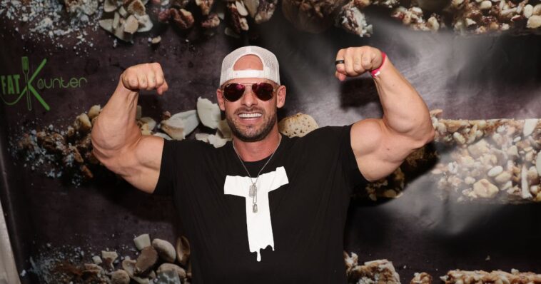 ‘baffling’:-fitness-influencer-joey-swoll-under-fire-for-bending-the-knee-to-woke-mob