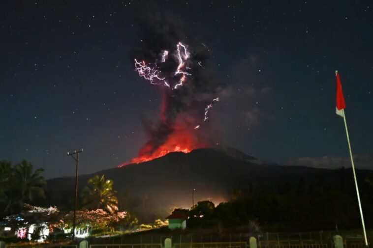 indonesia’s-mount-lewotobi-laki-laki-erupts-again,-spewing-giant-ash-plumes-miles-away