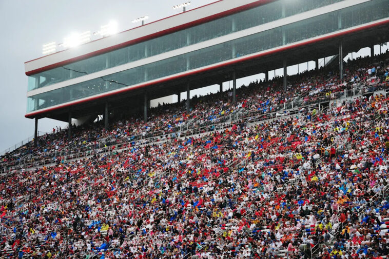 mlb-speedway-classic-between-braves,-reds-drowned-out-by-rain-after-less-than-an-inning-of-play