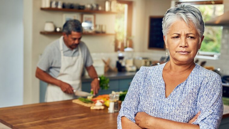 man-strains-girlfriend’s-mother’s-homemade-soup-to-remove-ginger:-‘where-are-your-manners?’