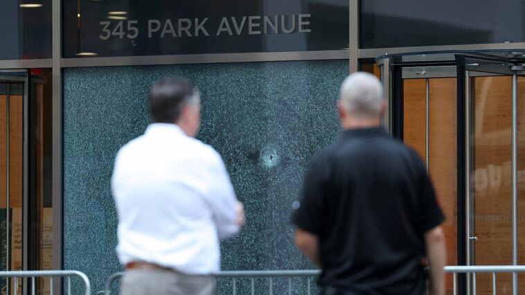 nfl-employee-shot-in-lobby-by-gunman-warned-colleagues-upstairs-before-calling-911