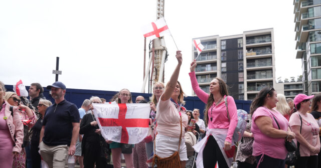 met-police-issue-ban-against-group-protesting-migrant-hotel-in-london’s-canary-wharf