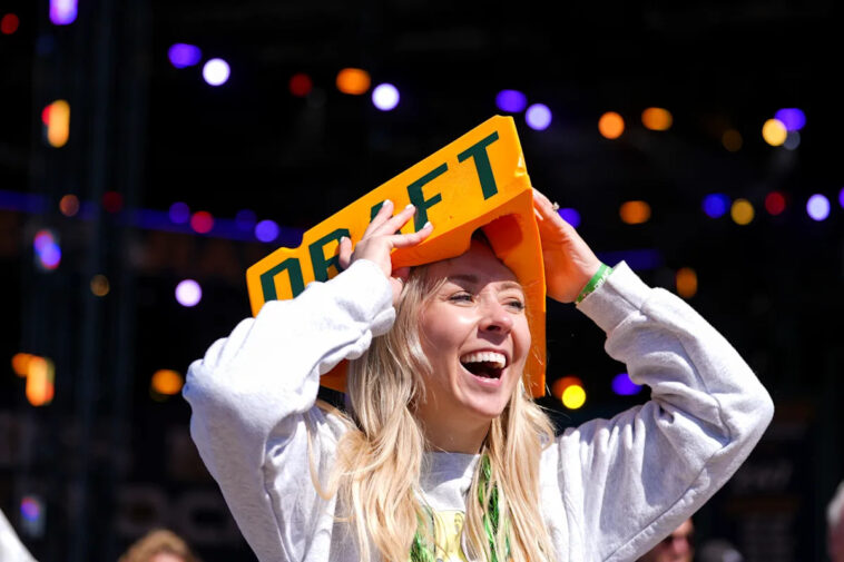 yahoo-fantasy-guillotine-style-leagues:-draft-strategy-and-differences