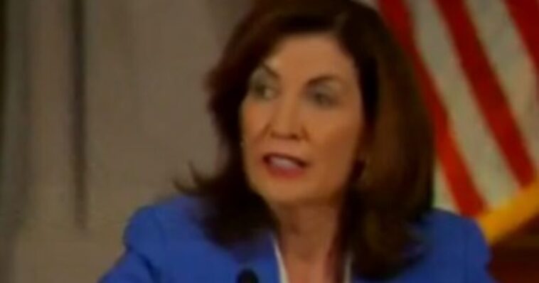 “we-are-at-war…the-gloves-are-off”-tyrannical-new-york-governor-kathy-hochul-vows-revenge-as-texas-seeks-to-redistrict-(video)
