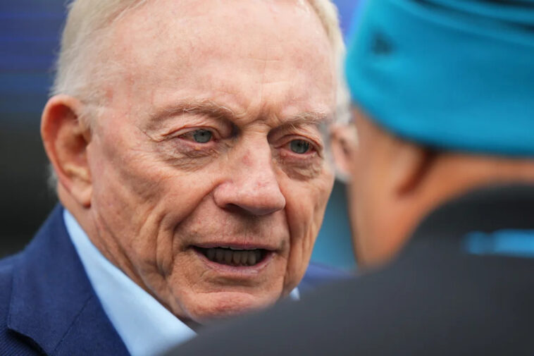 jerry-jones-doesn’t-seem-too-worried-about-getting-micah-parsons’-deal-done-right-away