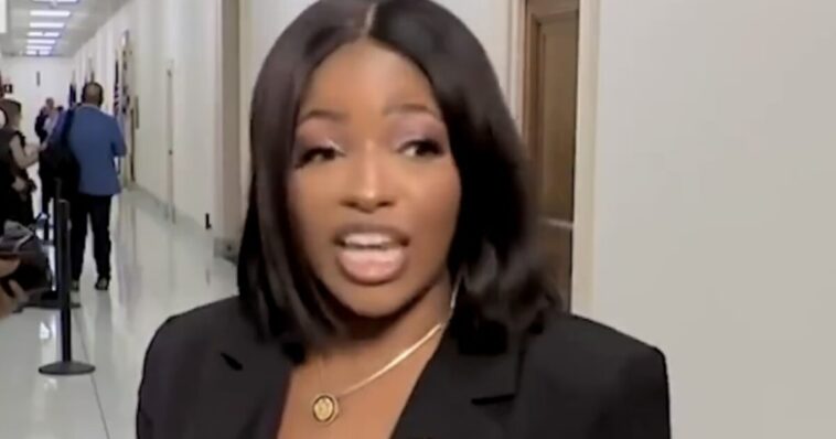 democrat-rep.-jasmine-crockett-calls-trump-a-“piece-of-sh*t”-(video)