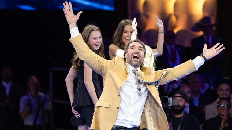 brand-new-nfl-hall-of-famer-has-wardrobe-malfunction-doing-signature-sack-celebration