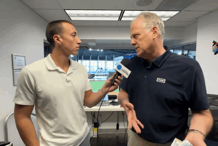 michael-kay-reveals-one-thing-yankees-fans-‘don’t-like’-about-his-game-calling-style
