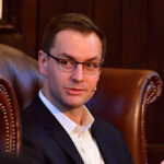 hillary-clinton’s-failed-campaign-manager-robby-mook-resurfaces-as-key-adviser-in-super-pac-tied-to-dems’-house-midterm-plans