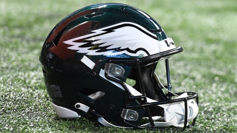 sources:-raiders-trade-cb-bennett-to-eagles