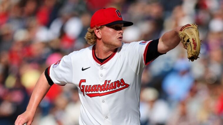 guards’-enright,-battling-cancer,-earns-first-save