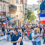 tourists-face-dangerous-‘crush-and-grab’-pickpocket-schemes-in-major-city