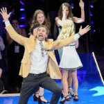 jared-allen-reacts-to-wardrobe-malfunction-during-hall-of-fame-celebration:-‘should’ve-listened-to-my-wife’