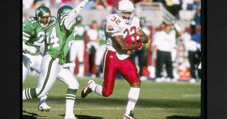former-nfl-running-back-convicted-on-6-felony-charges,-faces-up-to-30-years-in-prison