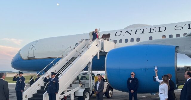 inside-air-force-one:-what-it’s-like-to-travel-with-president-donald-trump
