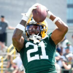 packers-cornerback-nate-hobbs-expected-to-miss-rest-of-training-camp-with-knee-injury:-report
