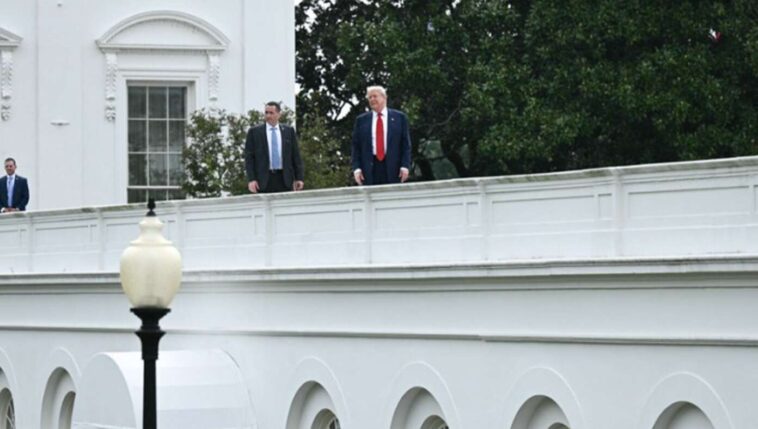 secret-service-in-awe-as-trump-walks-on-moderately-sloped-roof
