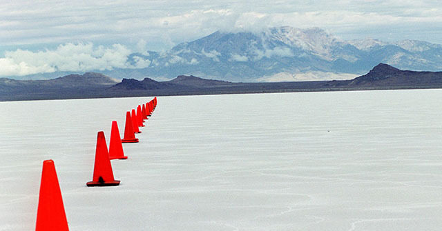 speed-driver-killed-while-traveling-283-mph-in-bid-to-set-new-record