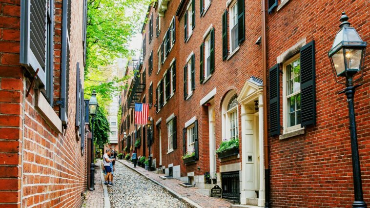 john-kerry’s-ritzy-blue-city-neighborhood-rocked-as-drug-addicts-‘overrun’-cobblestone-streets