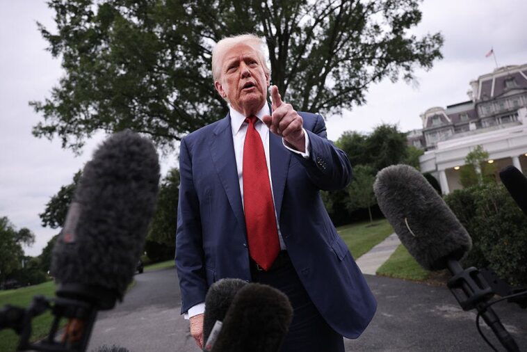 trump-scores-another-win:-apple-to-pump-$100-billion-more-into-us.-economy