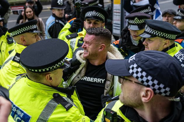uk-fallen:-tommy-robinson-arrested-2nd-time-this-week-for-posting-“f***-palestine-–-f***-hamas-–-f***-islam”-after-self-defense-arrest-monday