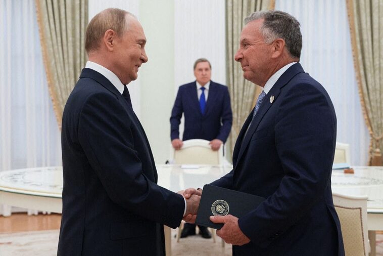 trump-envoy-steve-witkoff-holds-3-hour-meeting-with-putin-as-peace-deadline-nears