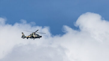 8-dead-in-helicopter-crash-in-ghana,-defense-and-environment-ministers-among-victims