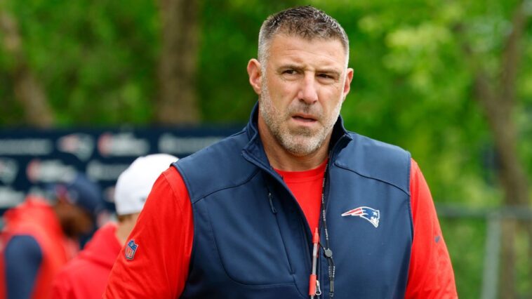 vrabel-bloodied-after-jumping-into-practice-scrum