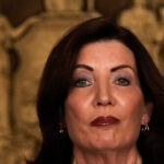 new-york-governor-hochul-pens-texas-op-ed,-calls-gop-redistricting-a-‘legal-insurrection’
