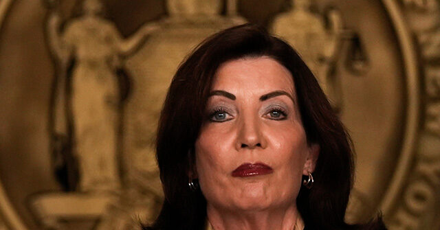 new-york-governor-hochul-pens-texas-op-ed,-calls-gop-redistricting-a-‘legal-insurrection’
