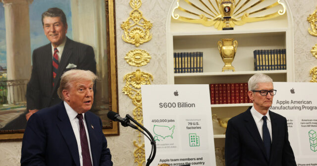 trump-and-apple-ceo-tim-cook-announce-$600-billion-total-investment-in-america