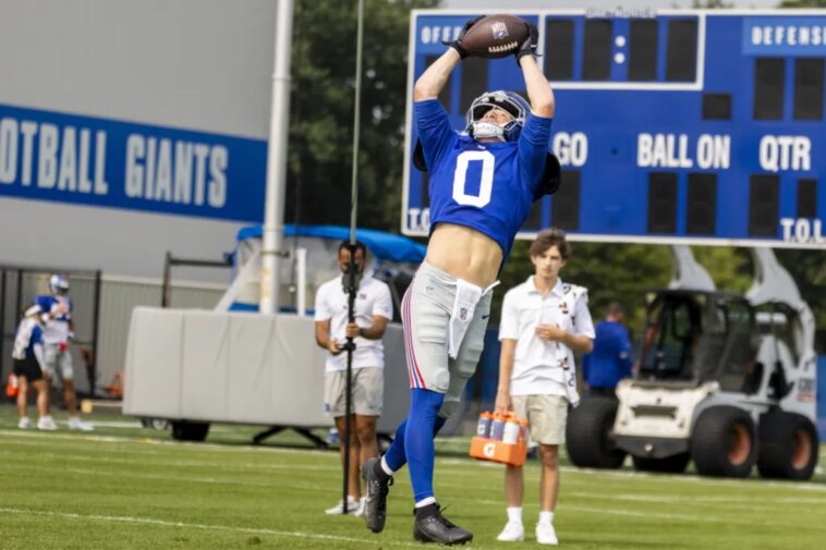 jameis-winston-connects-with-gunner-olszewski-for-late-touchdown-at-giants-camp