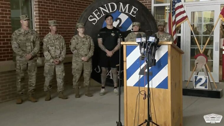 army-honors-unarmed-soldiers-who-took-down-fort-stewart-shooter