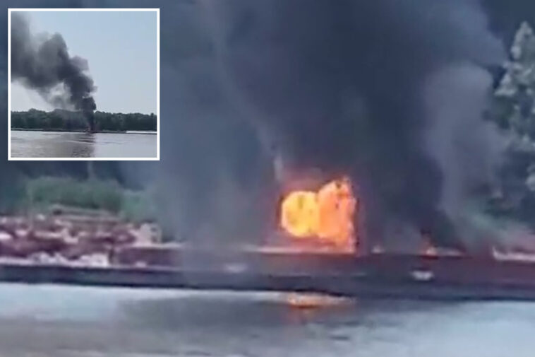 at-least-two-dead-after-helicopter-crashes-into-mississippi-river-barge