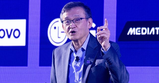 ‘resign,-immediately:’-trump-calls-on-intel-ceo-lip-bu-tan-to-step-down-over-china-ties