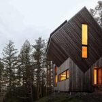 off-grid-cabin-design-required-a-helicopter-installation