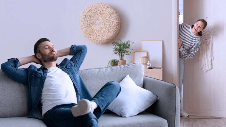 sound-of-husband-plopping-down-on-couch-helpfully-reminds-wife-there’s-something-she-wanted-him-to-do