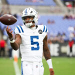 anthony-richardson-sr.-knocked-out-of-preseason-early-with-finger-injury-after-huge-hit-on-sack
